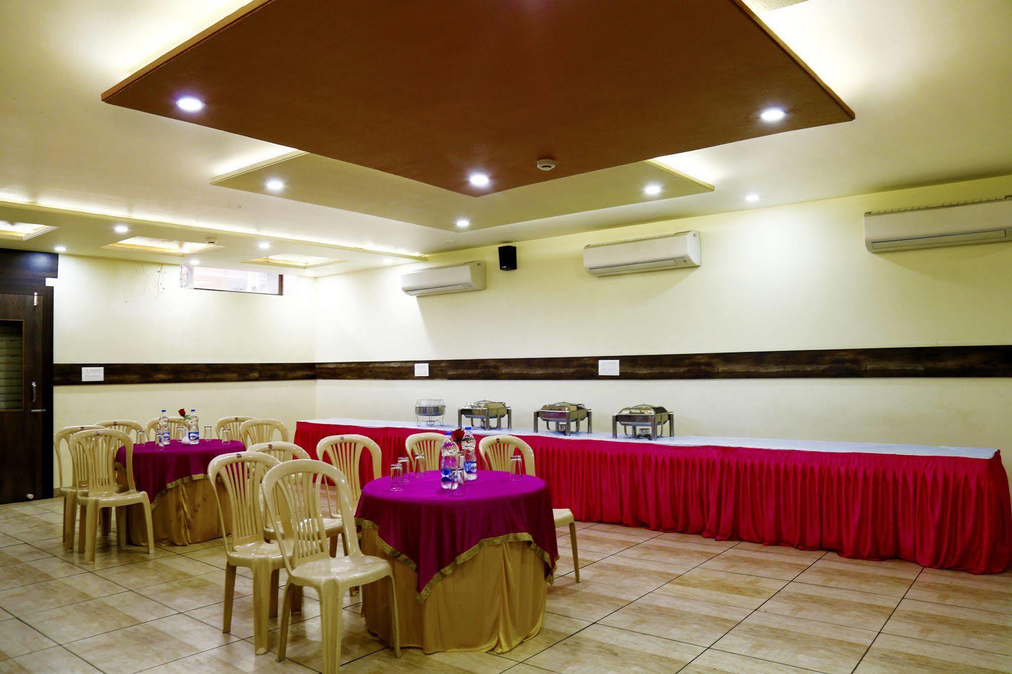 Fabhotel Padmavati Palace Mansarovar Džajpur Exteriér fotografie